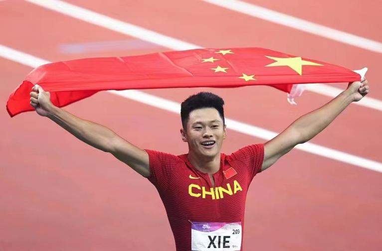 朱古力av
专访丨谢震业：人要有拿得起的勇气...